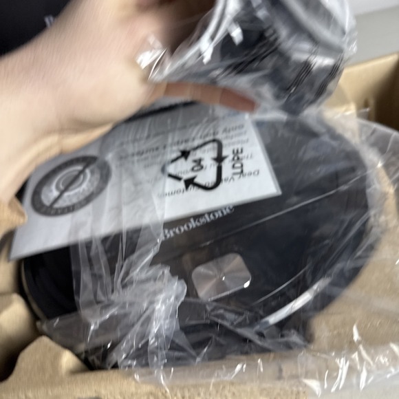 BROOKSTONE Robotic Vacuum Cleaner 3 In 1 Designed For Hard Surfaces NEW - Picture 6 of 7